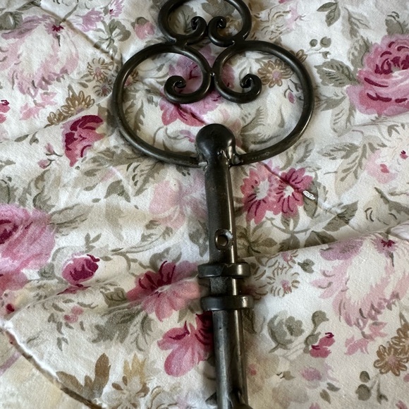Large Metal Key To My Heart - Picture 3 of 7